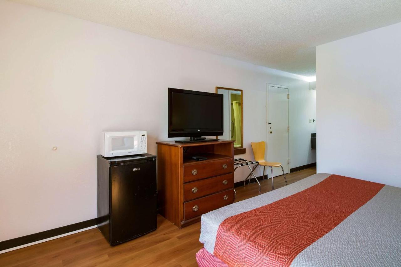 Motel 6-Holyoke, Ma ويستفيلد المظهر الخارجي الصورة
